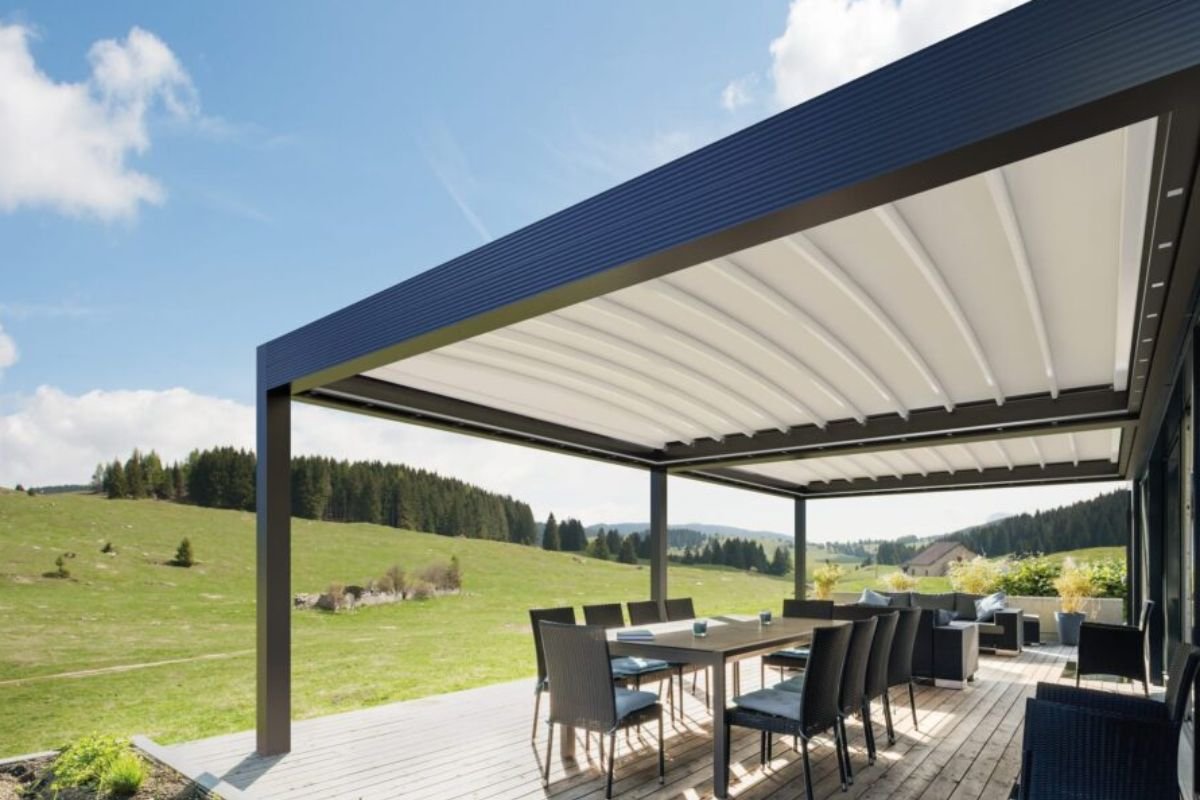 Pergola med tak, sider eller åpent uttrykk